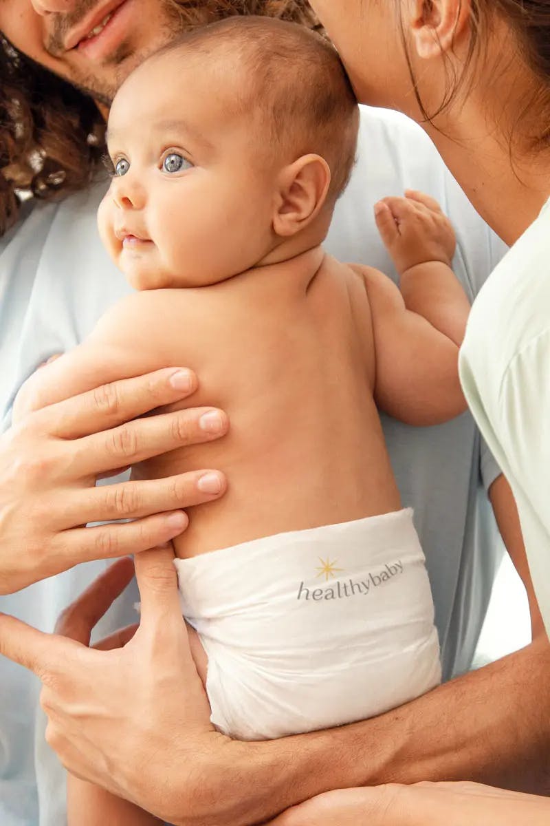 healthybaby-diaper-with-family-vertical